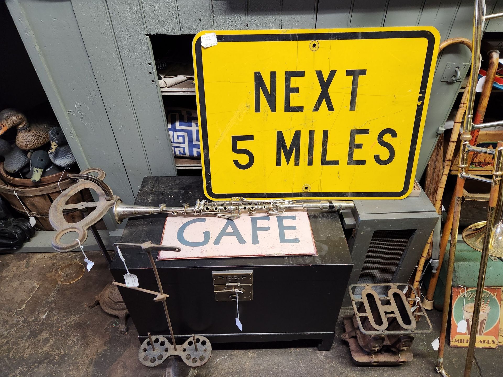 Antique Signs and Décor