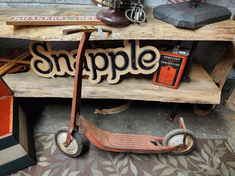 Antique Signs and Décor