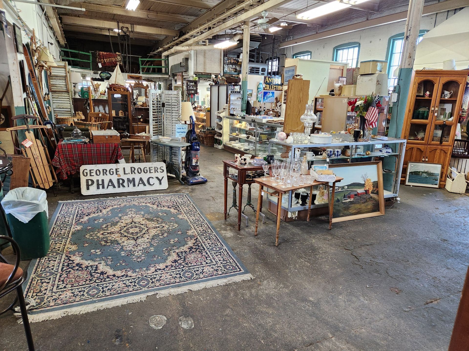 Antique Signs and Décor