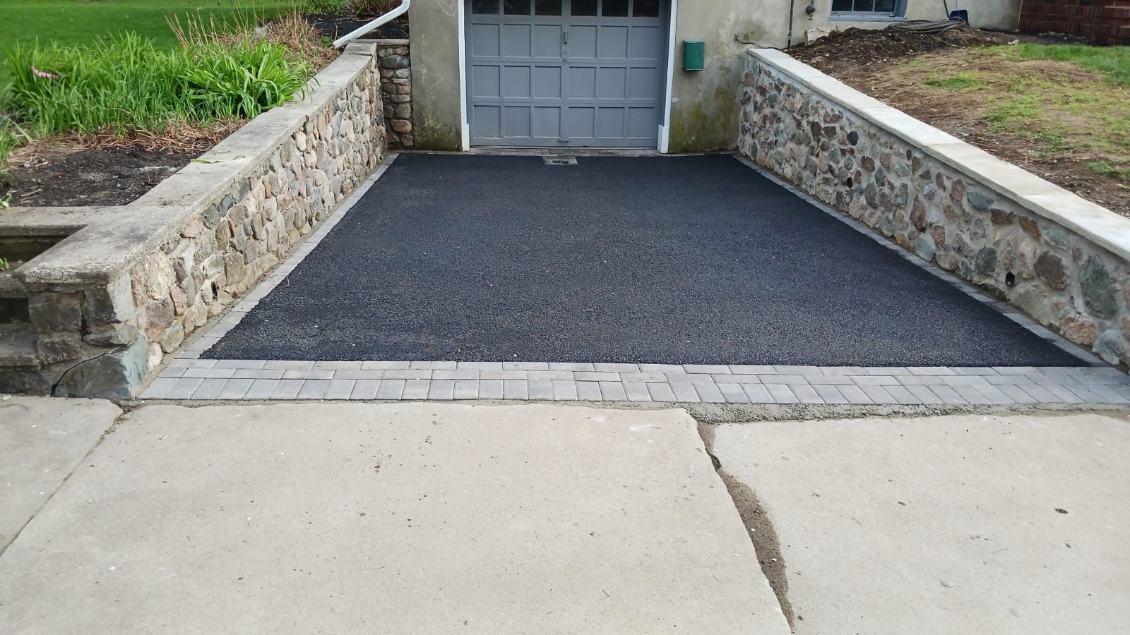 Retaining Wall and Driveway