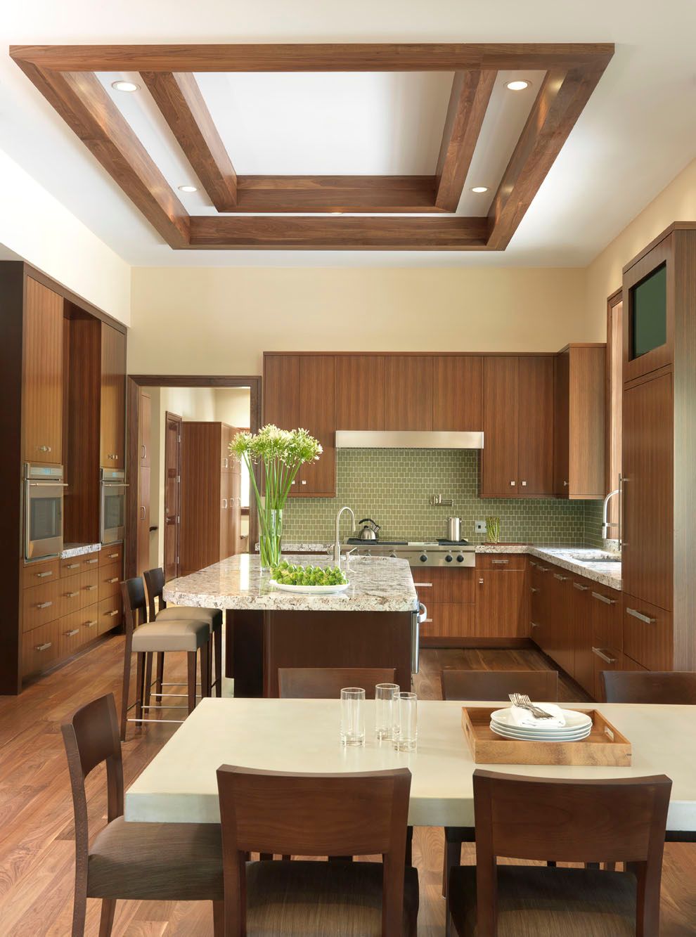 Warm Contemporary Kitchen
