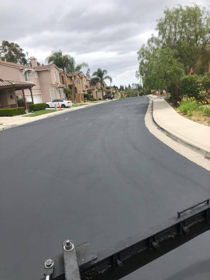 Asphalt and sealcoating services