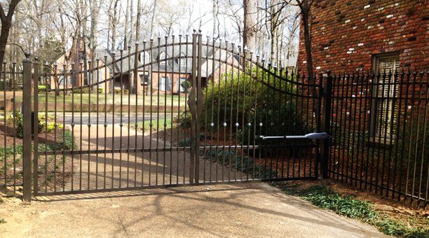 Martin Custom Iron Works | Steel Gates | Memphis, TN