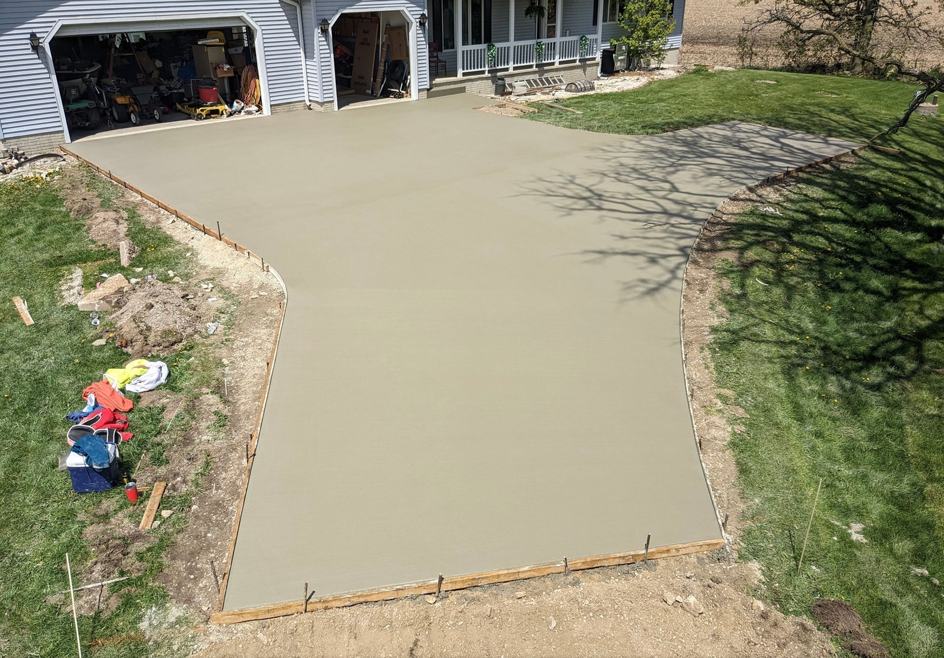 Concrete driveway service