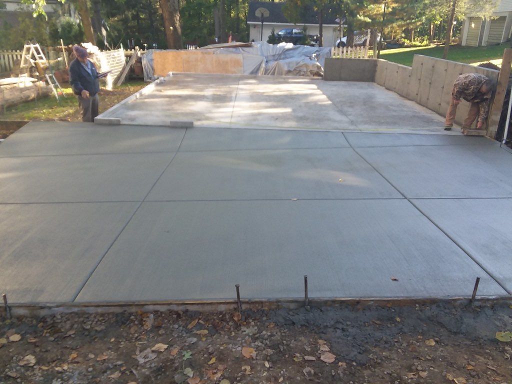 finishing concrete driveway