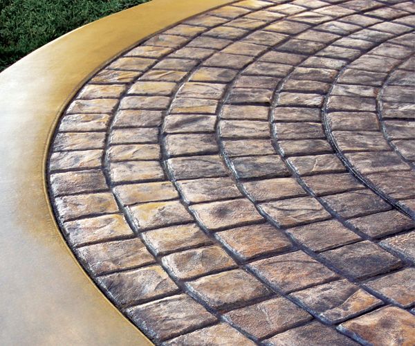 Brickform Circle Cobblestone (5', 9', & 14' Diameters)