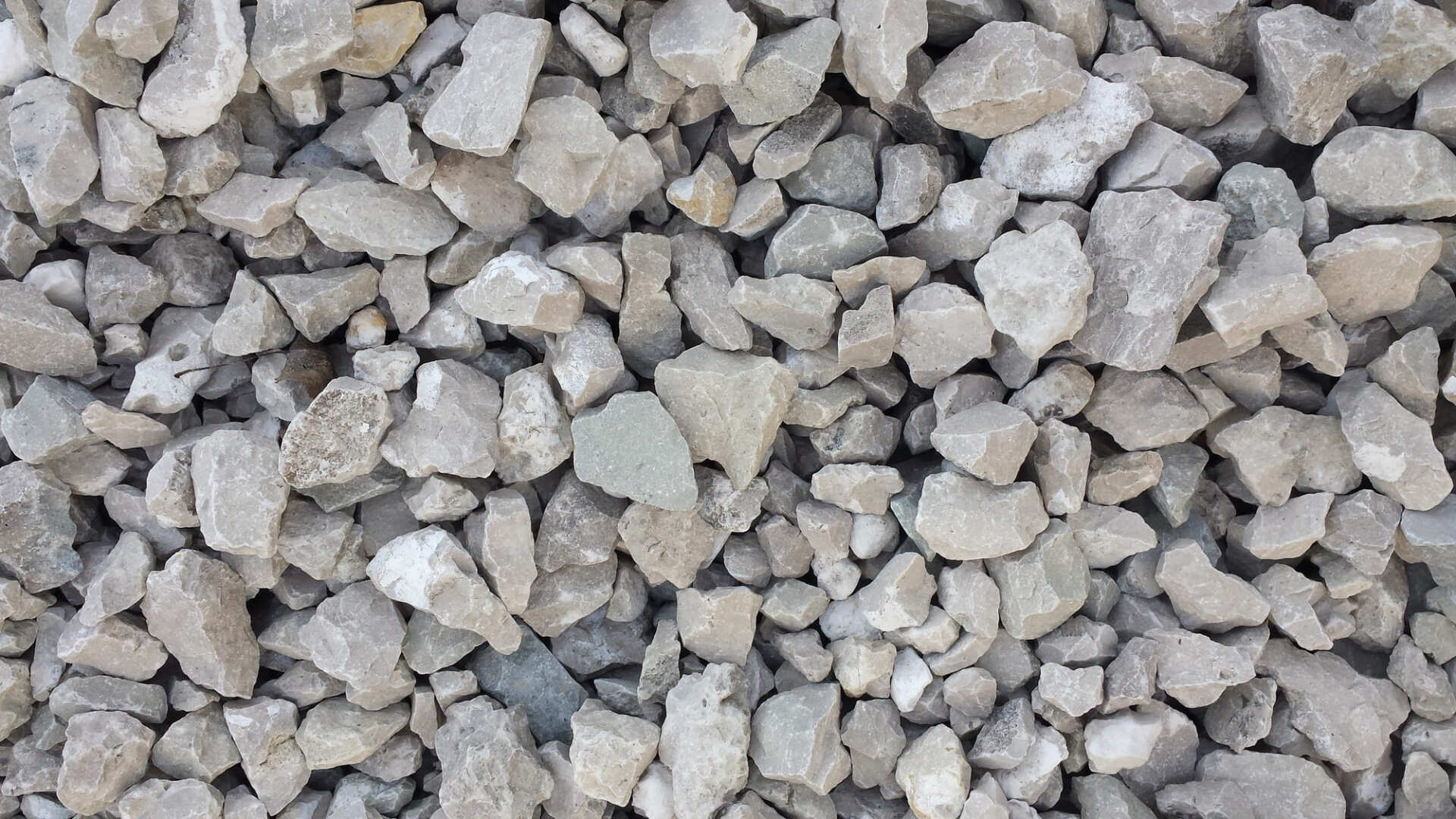 1 1/2″ White Limestone Chips
