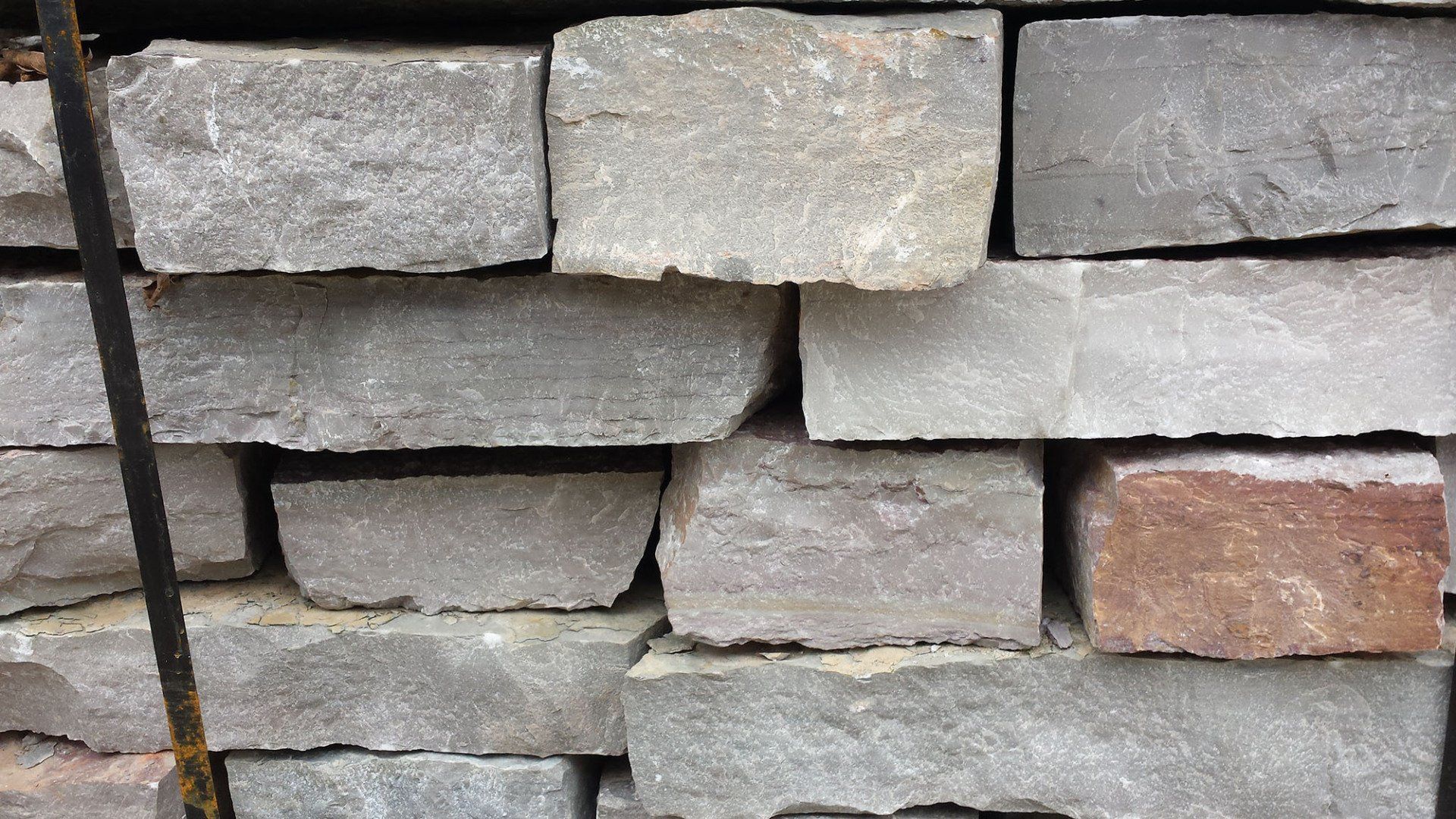 Calico 8″ Snapped Wall Stone