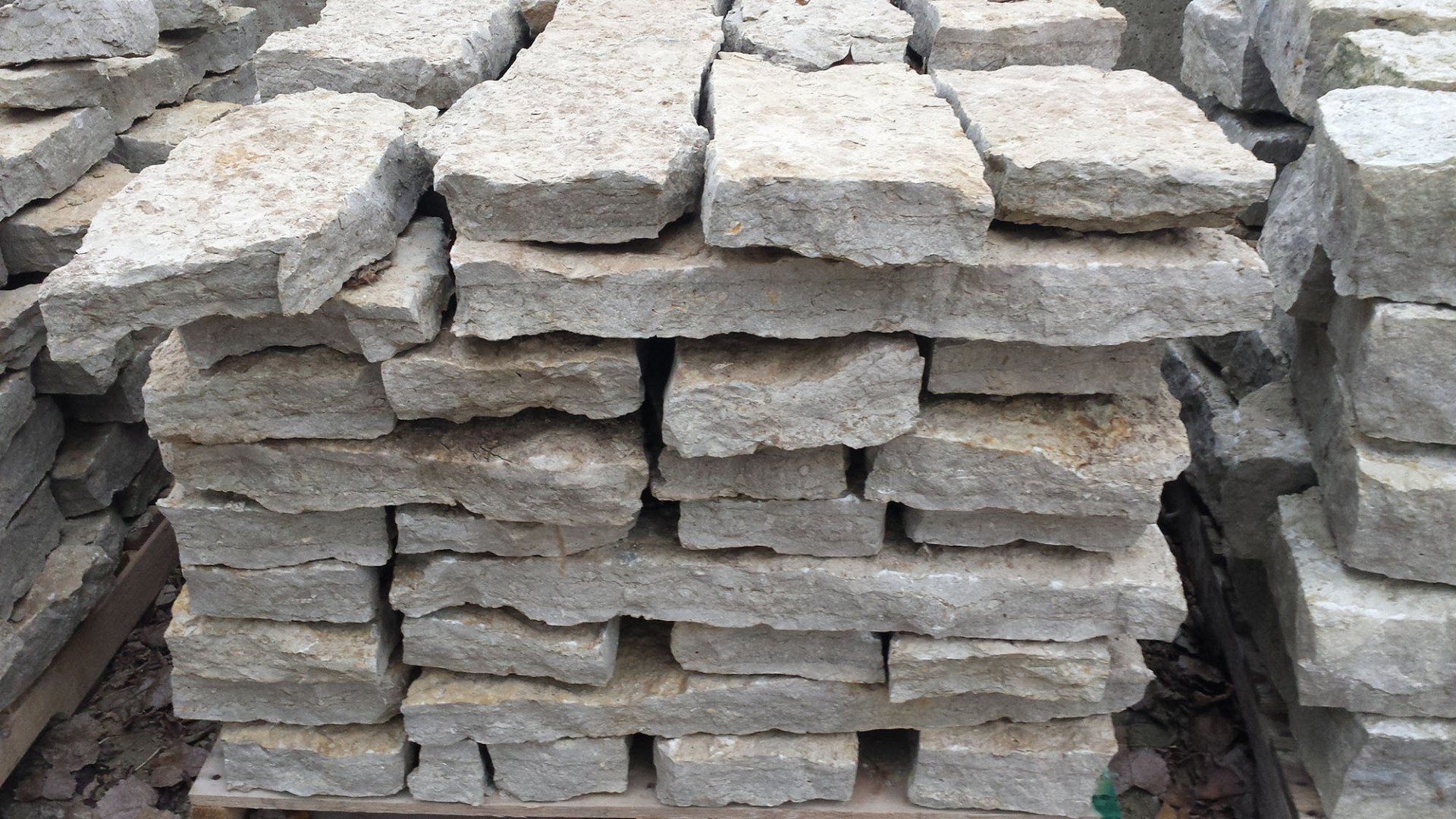 Quarry Ridge 8″ Snapped Wall Stone