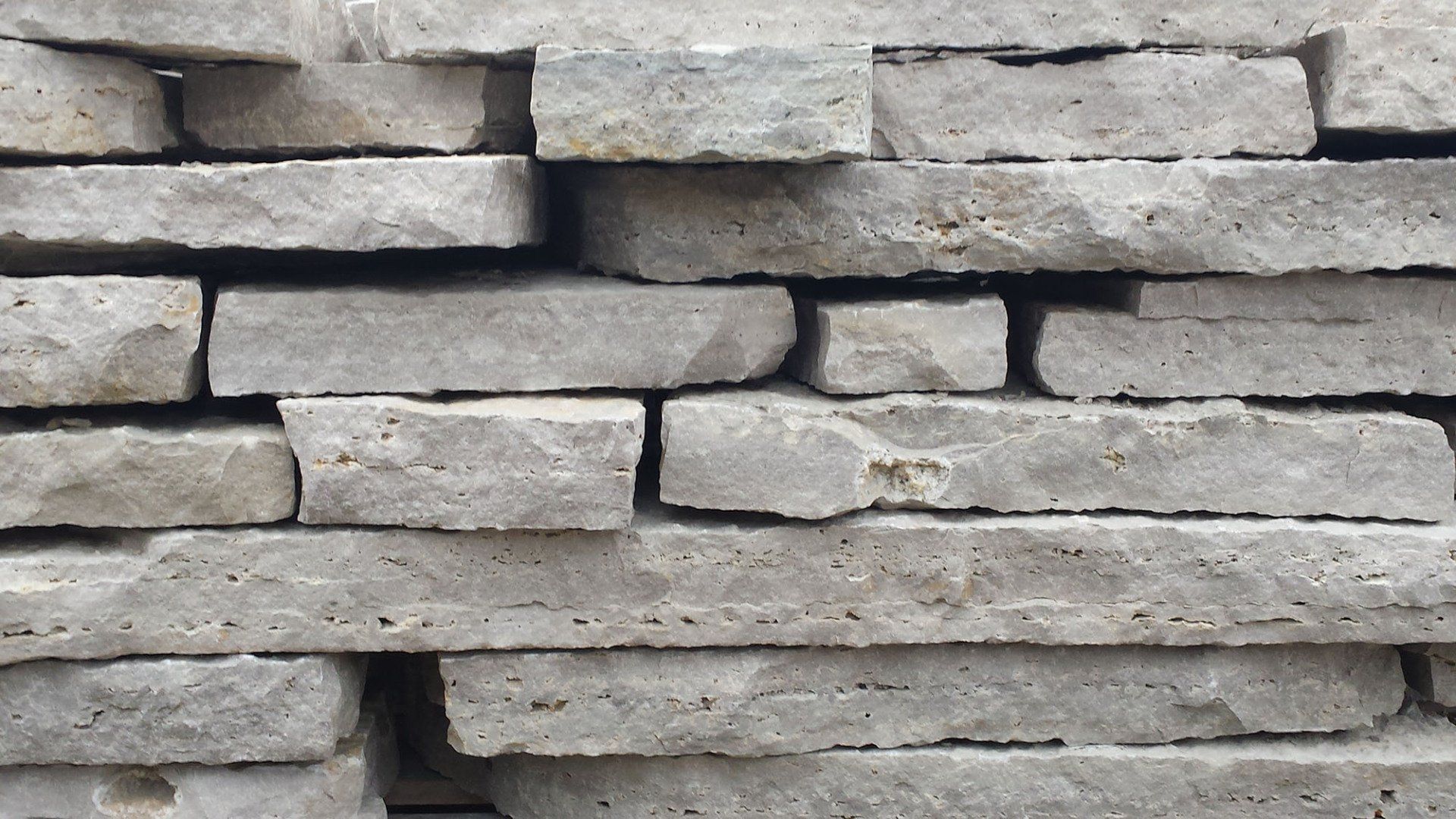 White 8″ Snapped Wall Stone