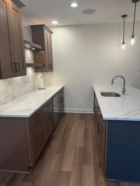 Side view of an empty kitchen