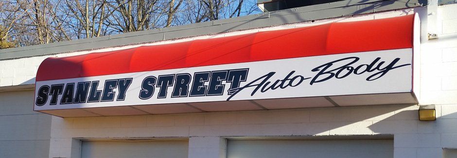 Stanley Street Auto Body sign