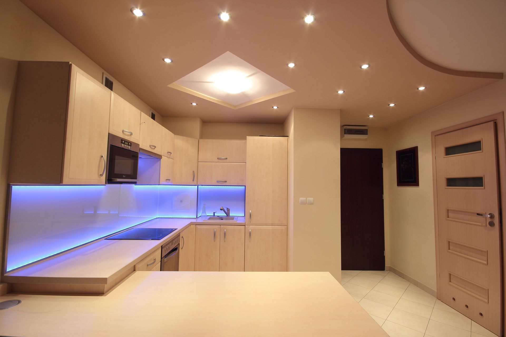 lighting contractor