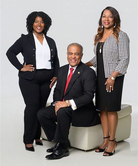 Alona Murray-Brown, Dwayne M. Murray, and Lisa N. Murray.