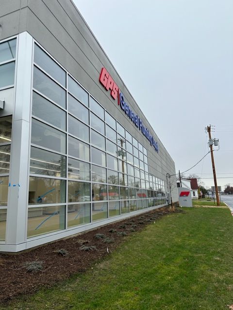A large building with the word bps on the side
