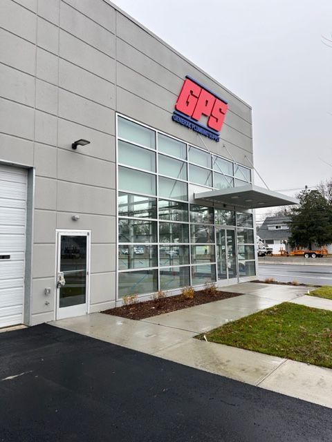 A large building with the word gps on it