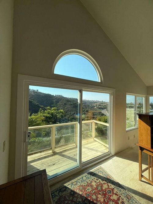 logo-rt-windows-and-patio-doors