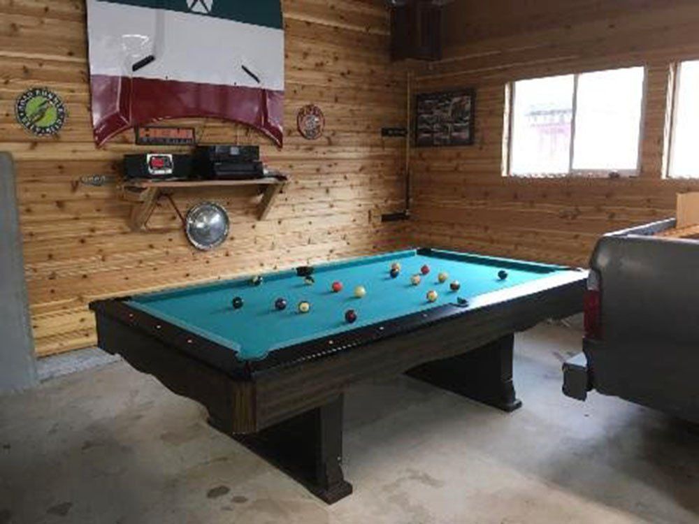 Billiard table for hauling