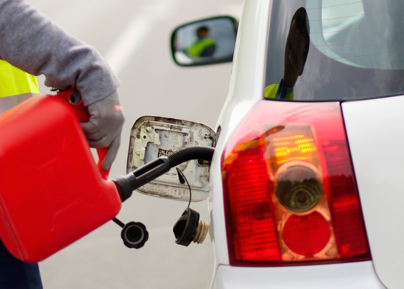 Fueling car