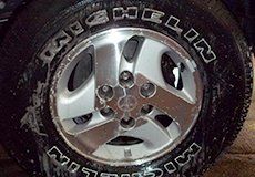 Wheel and tire scrub
