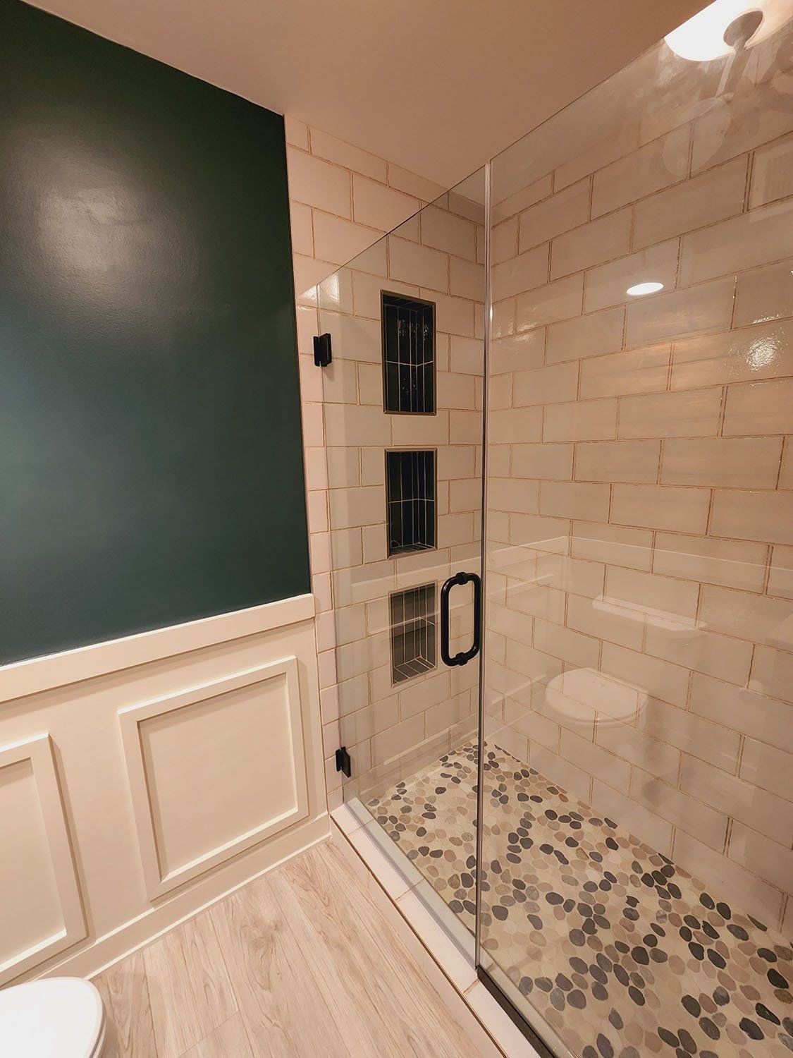 Frameless shower doors