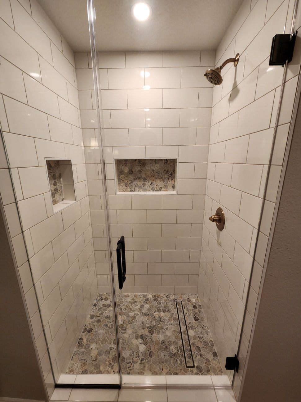 Frameless shower doors