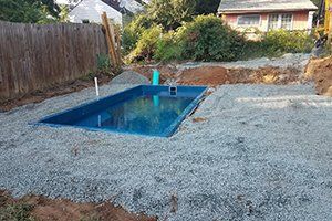 Pool placement on the gravel bed
