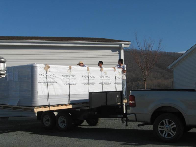 Service truck towing hyropool