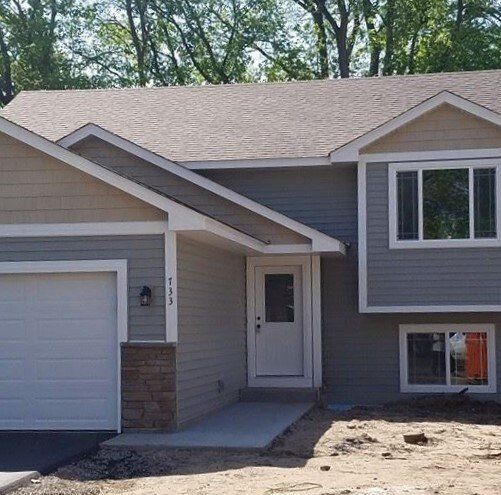 garage door and Window