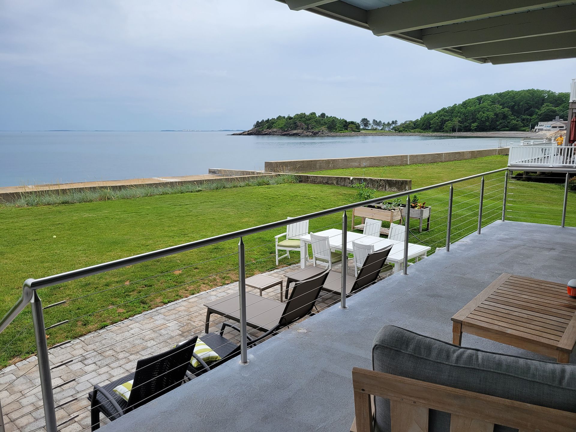 Rear deck overlooking the ocean