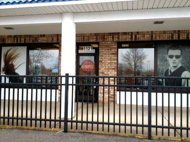 Salon exterior