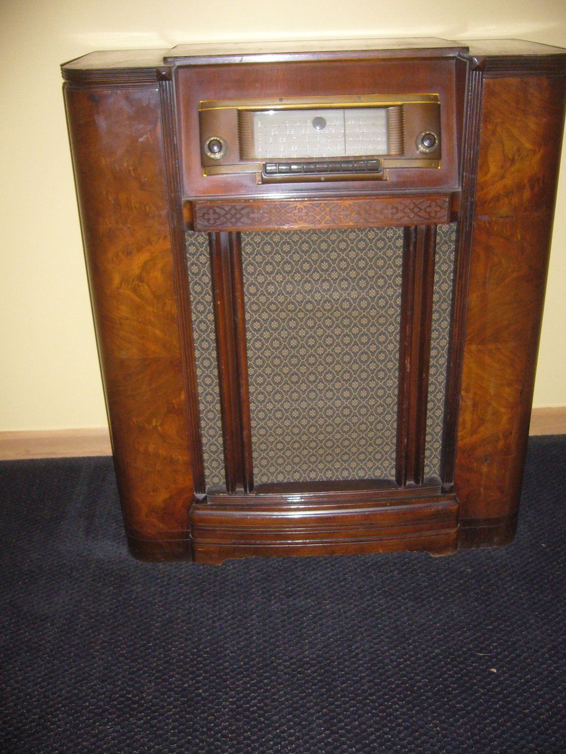 Antique radio