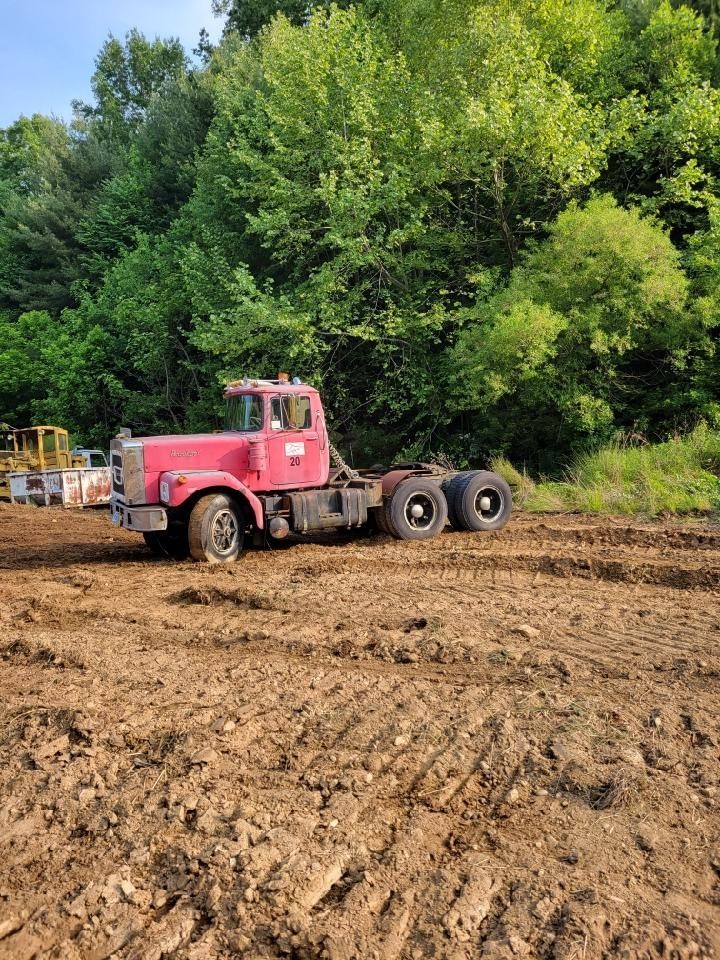 Collector truck tandem