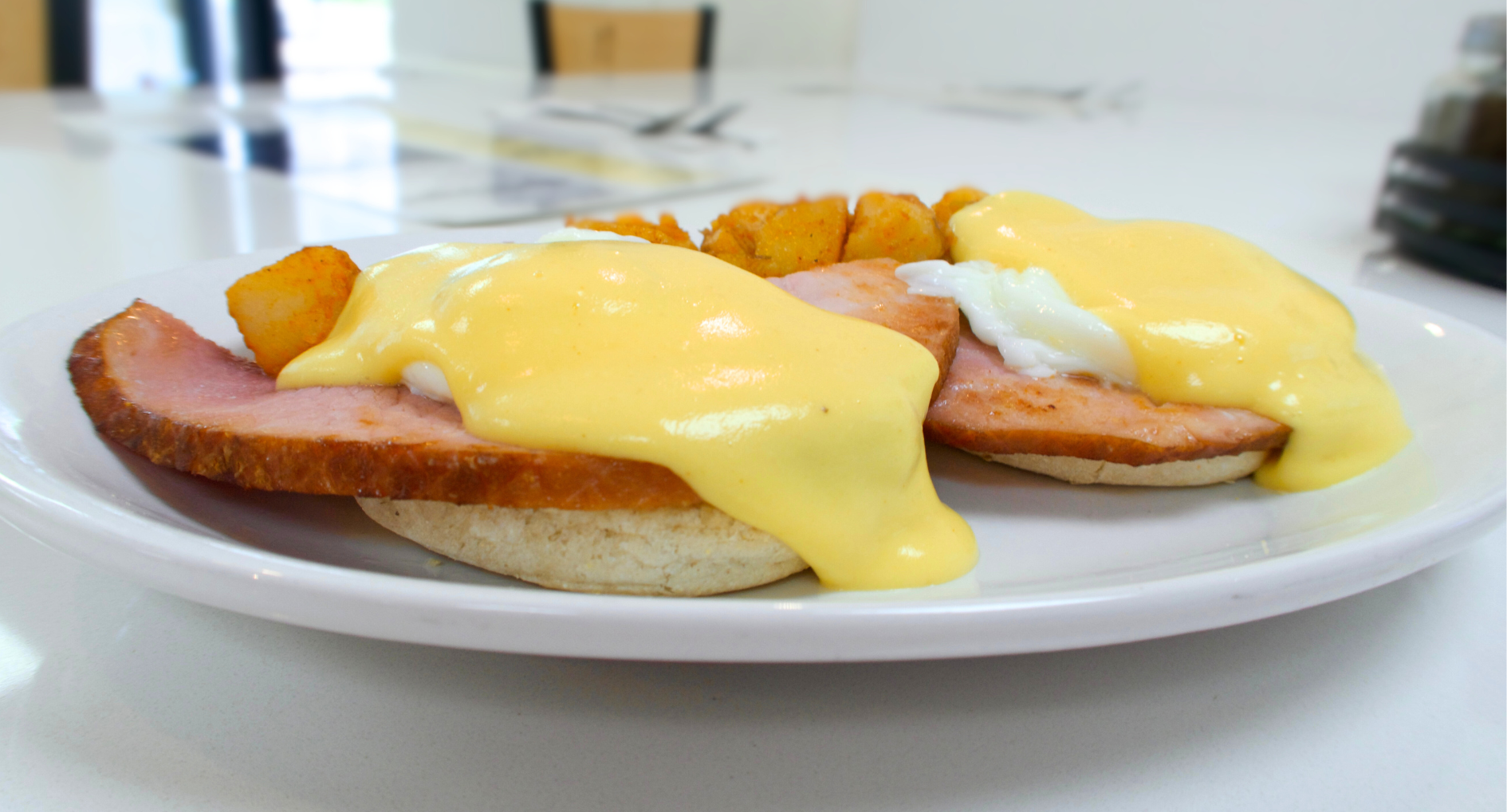 Eggs benedict