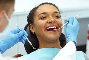 Dental service for woman