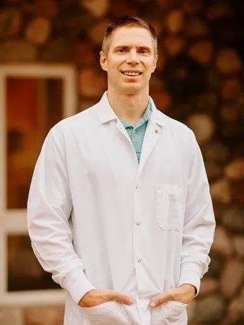 Portrait of Dr Bert DesJardins