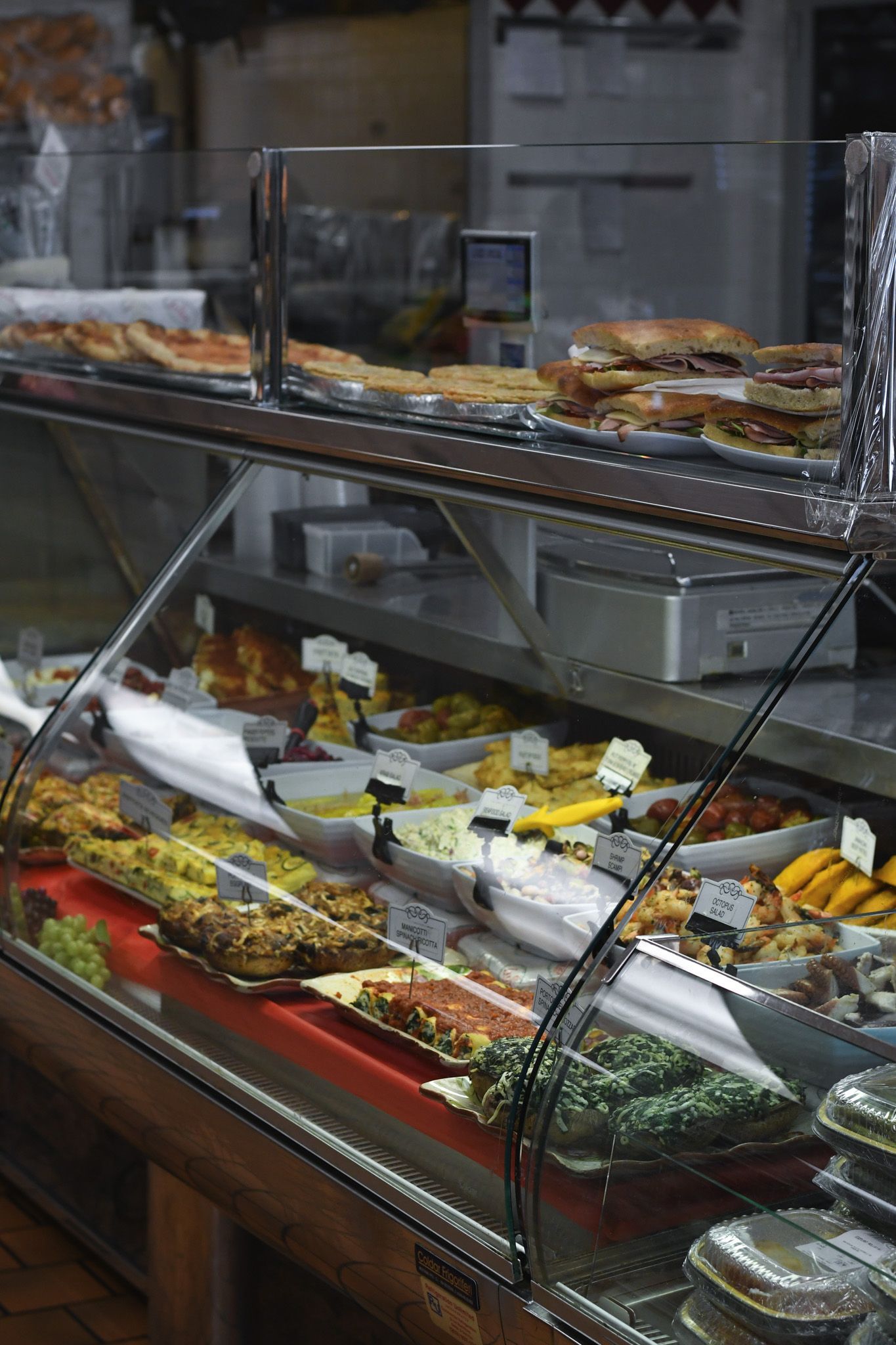 Liuzzi Gourmet Market Grab N Go Meals 05