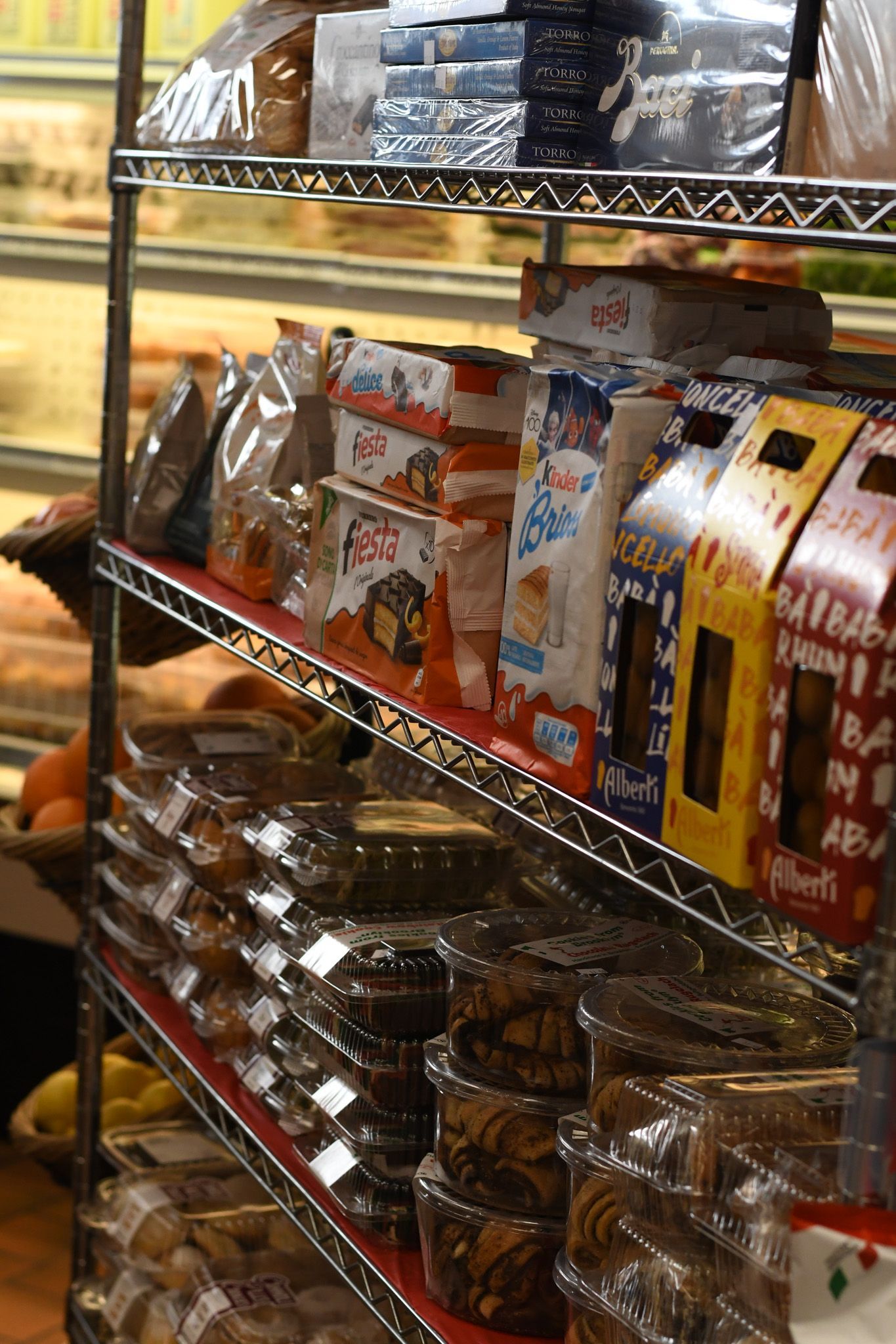 Liuzzi Gourmet Market - grocery 04