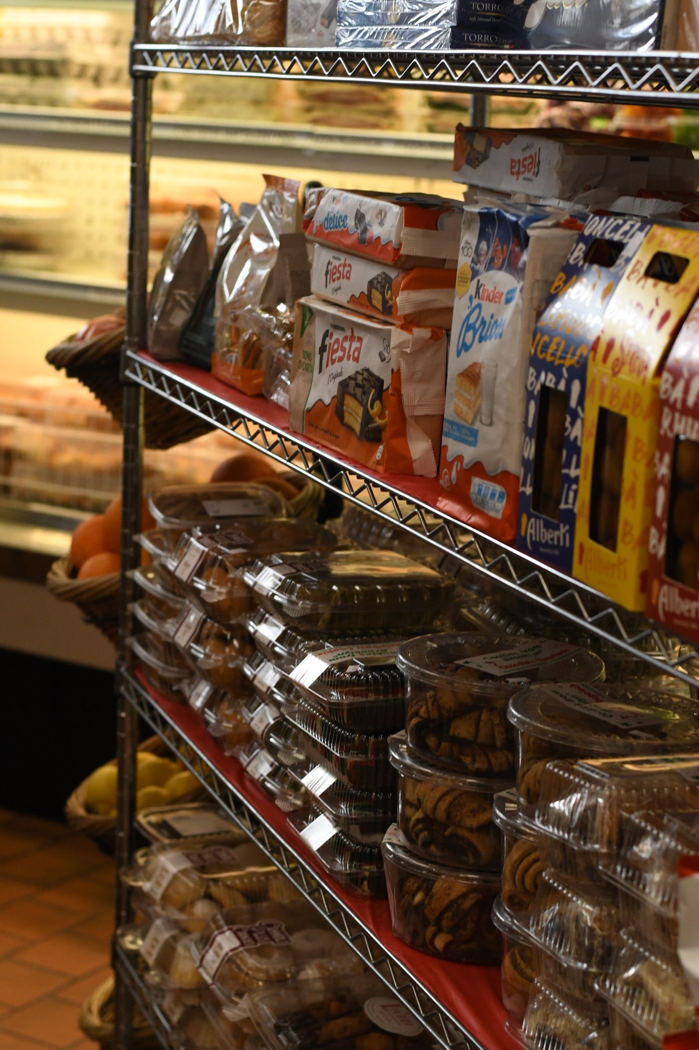 Liuzzi Gourmet Market - grocery 05