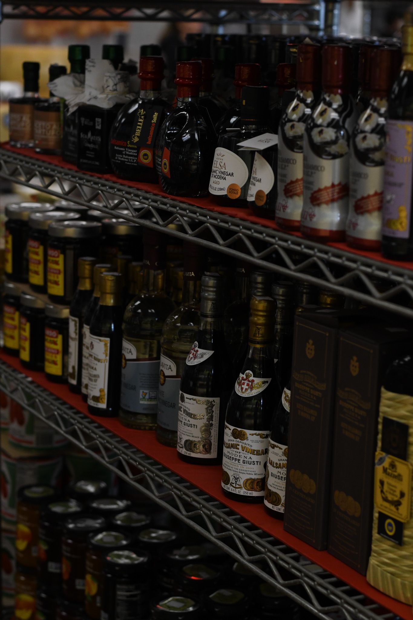 Liuzzi Gourmet Market - grocery 07