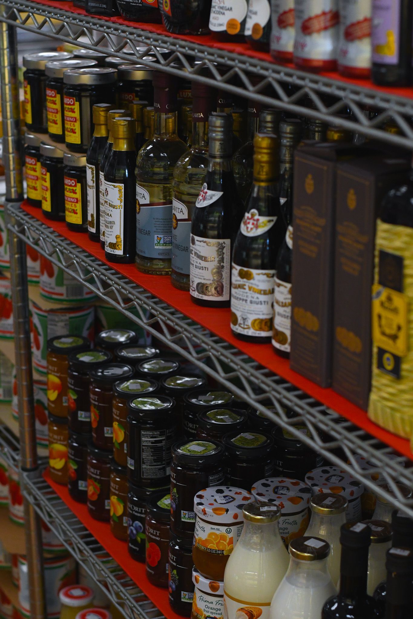 Liuzzi Gourmet Market - grocery 11