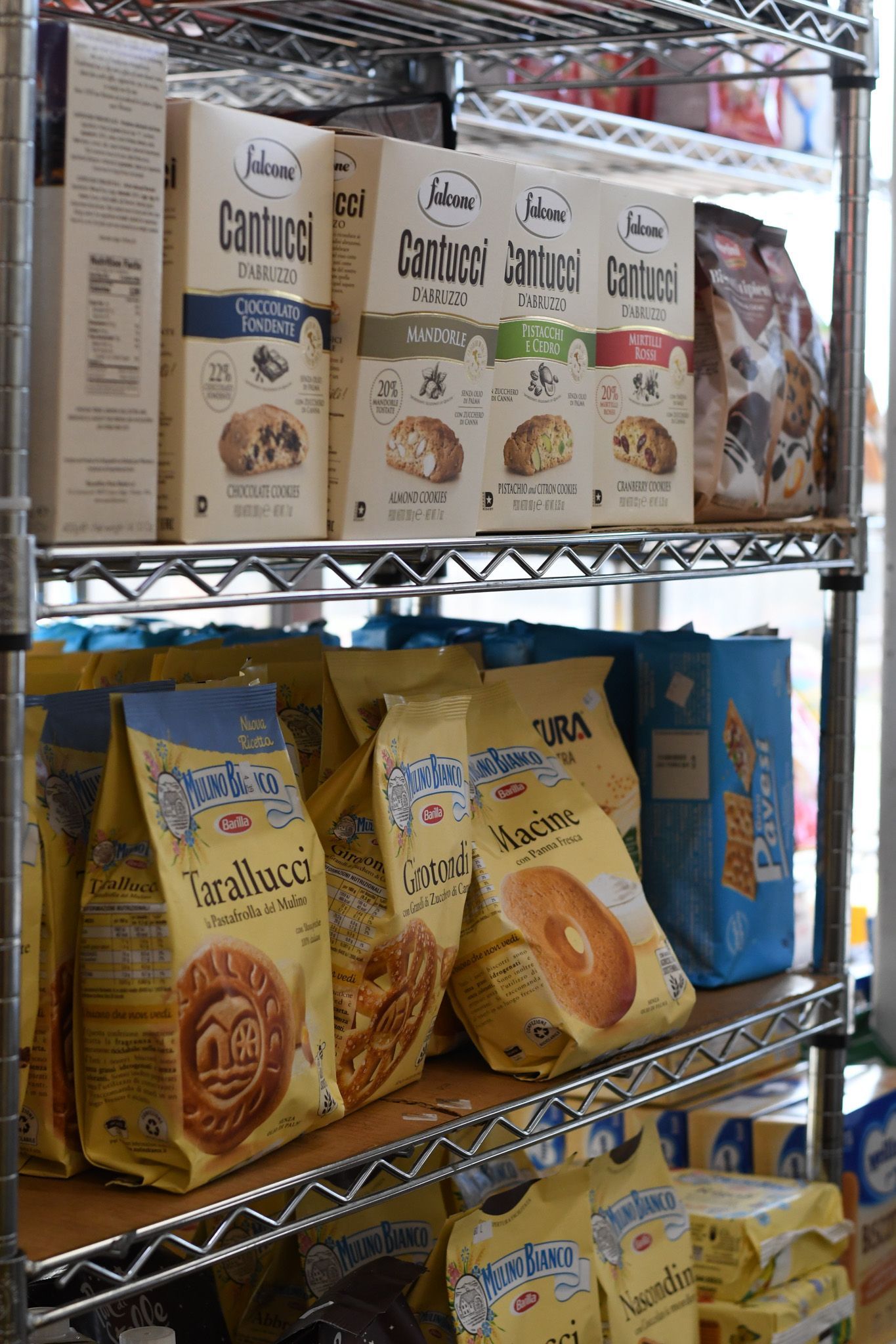 Liuzzi Gourmet Market - grocery 16