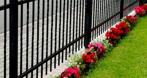 Simple decorative aluminum fence