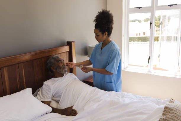 7 Day Home care has expertise in caring for bed bound patients at home.