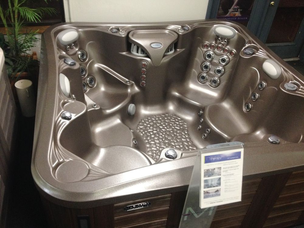 Spa tub