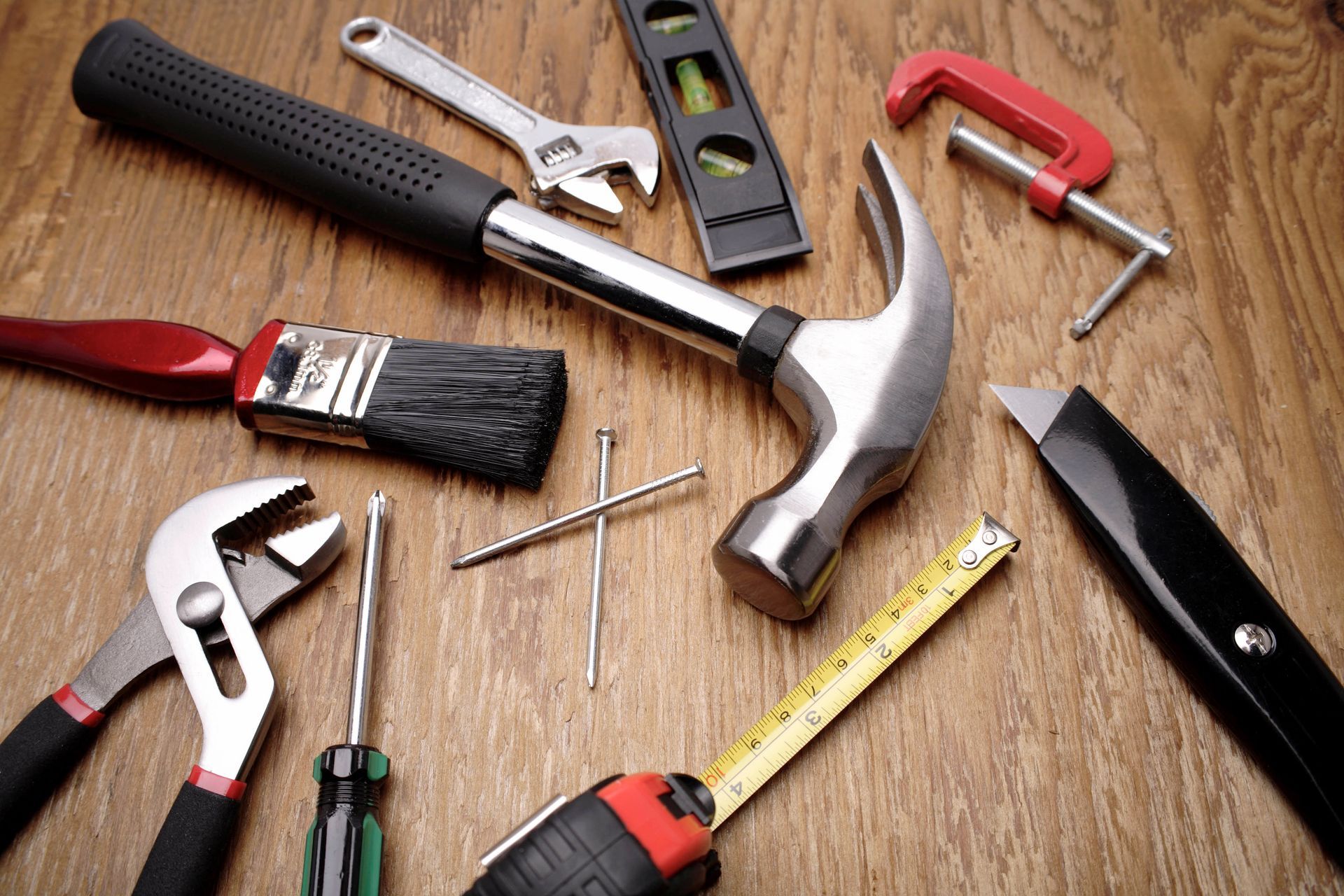 8 Great Reasons to Shop at Your Local Hardware Store