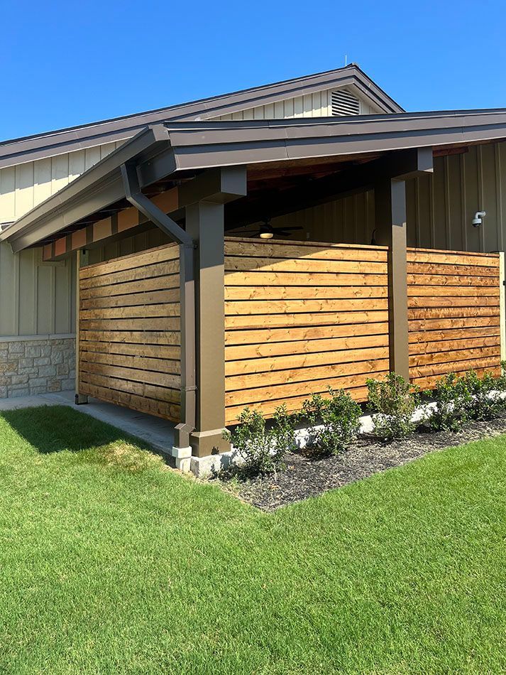 Wood privacy fence