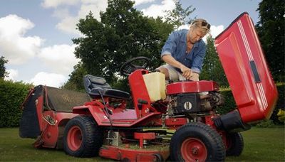 Riding lawn mower repair best sale at home