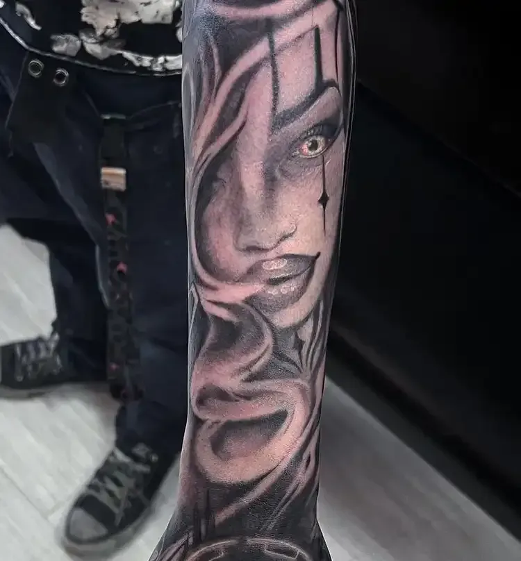 Woman tattoo