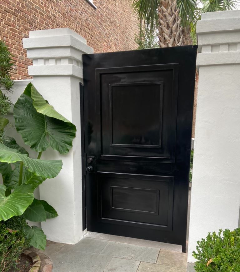 Aesthetic black gate